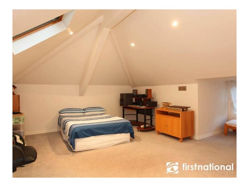 18 Casey Drive, Berwick VIC 3806