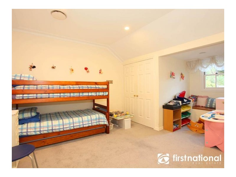 18 Casey Drive, Berwick VIC 3806