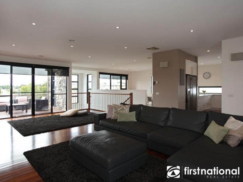 4 Canberra Avenue, Berwick VIC 3806