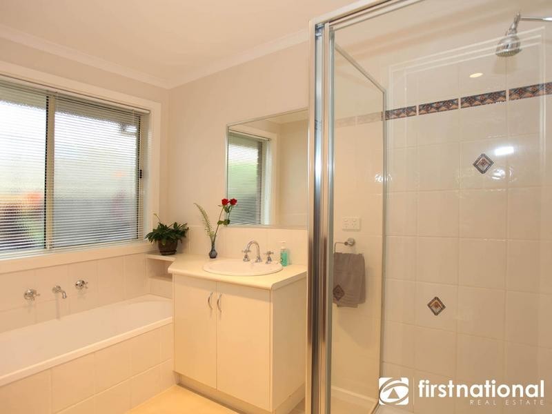 14 Wintersun Road, Berwick VIC 3806