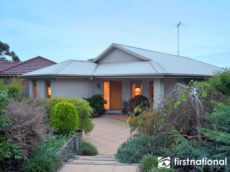 2a Scanlan Street, Berwick VIC 3806