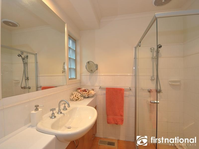 2a Scanlan Street, Berwick VIC 3806