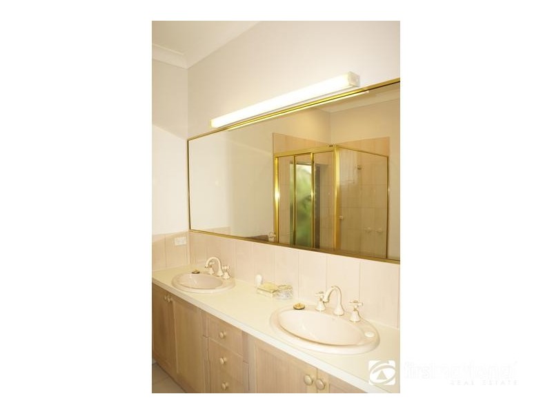 33 Balmain Drive, Berwick VIC 3806