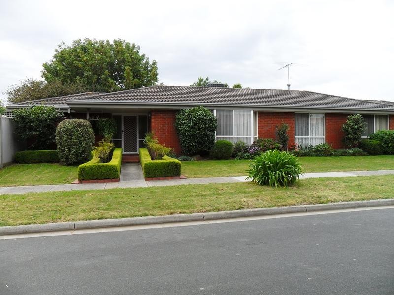 37 Willslie Crescent, Berwick VIC 3806