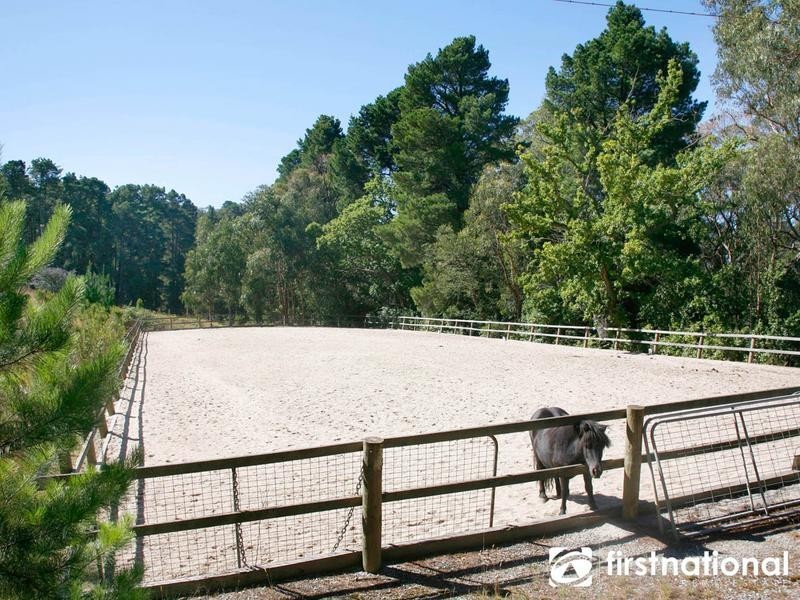 20 Huxtable Rd, Pakenham Upper VIC 3810