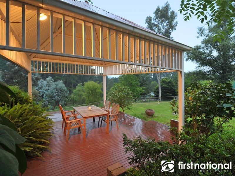 20 Huxtable Rd, Pakenham Upper VIC 3810