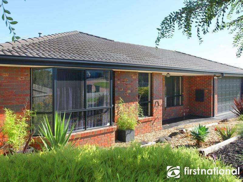 38 Earlsfield Drive, Berwick VIC 3806