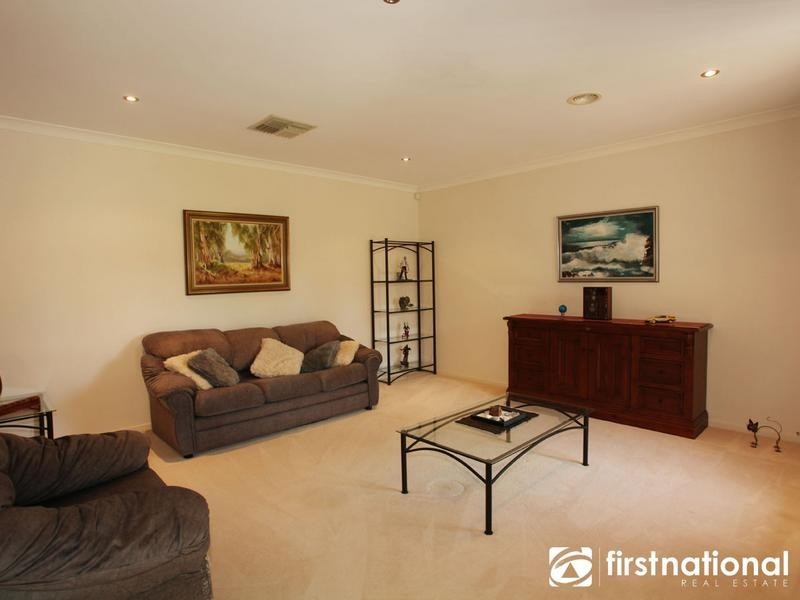 38 Earlsfield Drive, Berwick VIC 3806