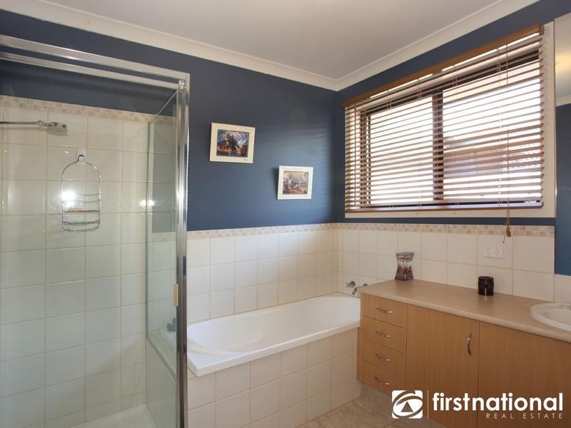 38 Earlsfield Drive, Berwick VIC 3806