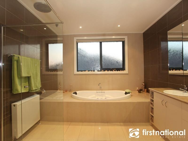 5 Rutland Road, Berwick VIC 3806