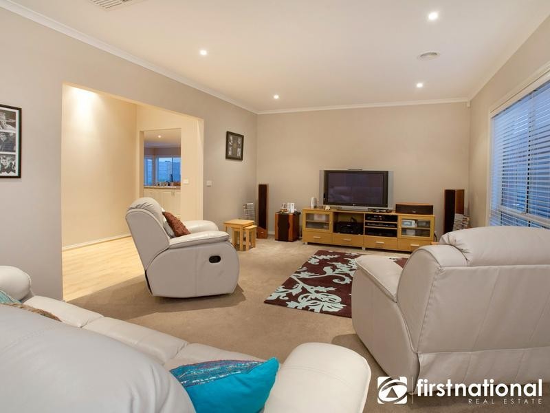 27 Glenview Rise, Berwick VIC 3806