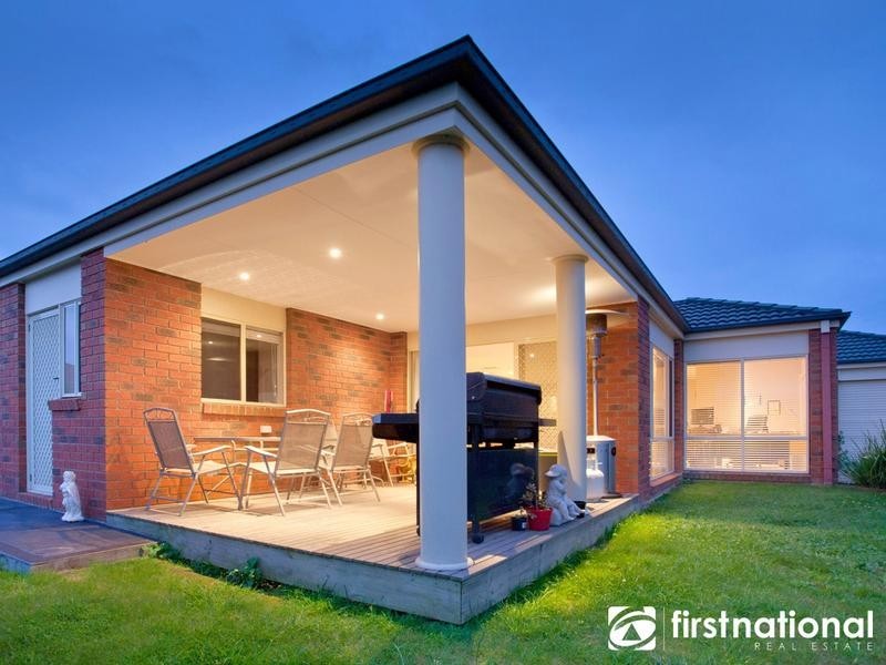 27 Glenview Rise, Berwick VIC 3806