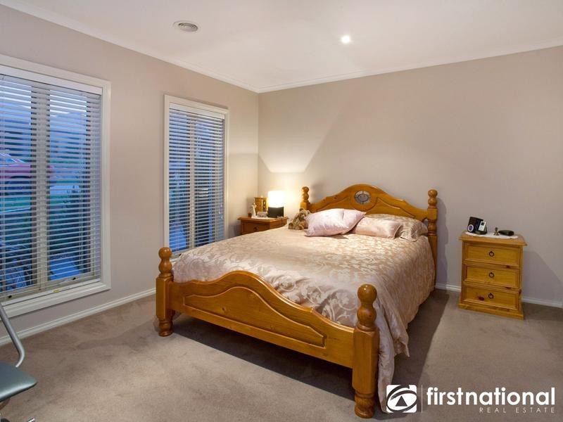 27 Glenview Rise, Berwick VIC 3806
