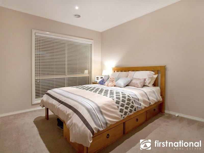 27 Glenview Rise, Berwick VIC 3806