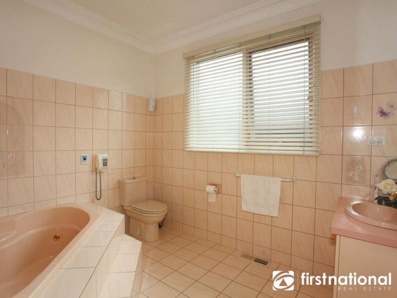 5 Shawnee Court, Narre Warren VIC 3805