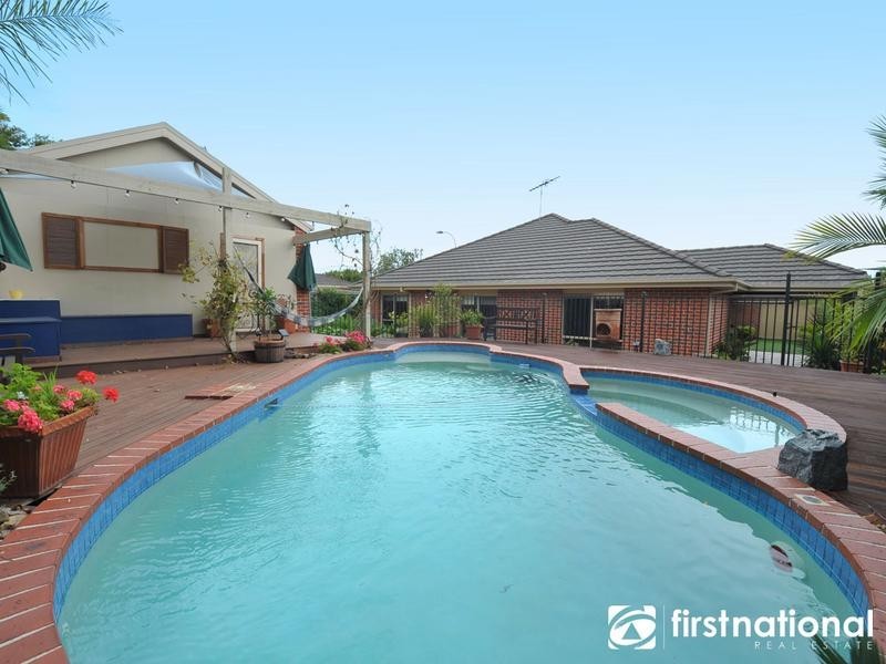 2 Milparinka Way, Berwick VIC 3806