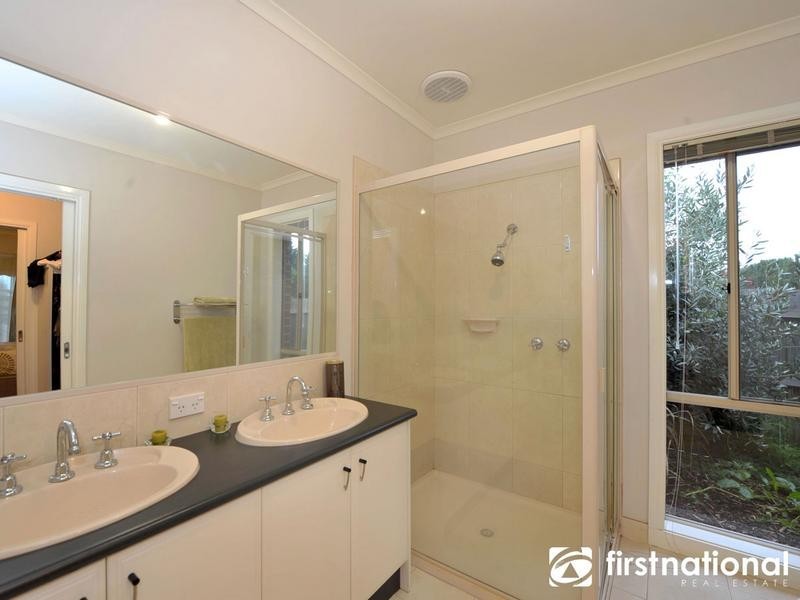 2 Milparinka Way, Berwick VIC 3806