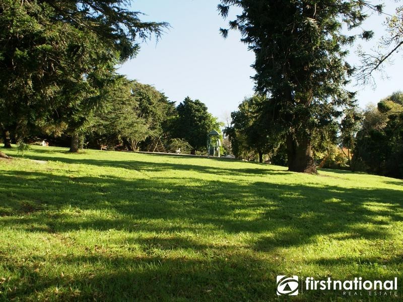 10 Russel Avenue, Berwick VIC 3806