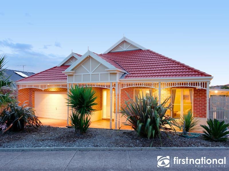 34 Nightingale Crescent, Berwick VIC 3806