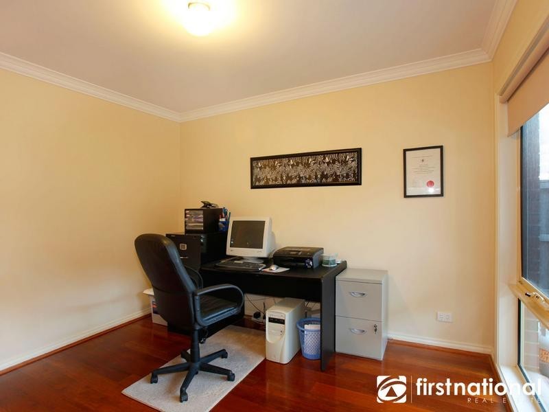 34 Nightingale Crescent, Berwick VIC 3806