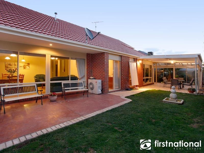 34 Nightingale Crescent, Berwick VIC 3806
