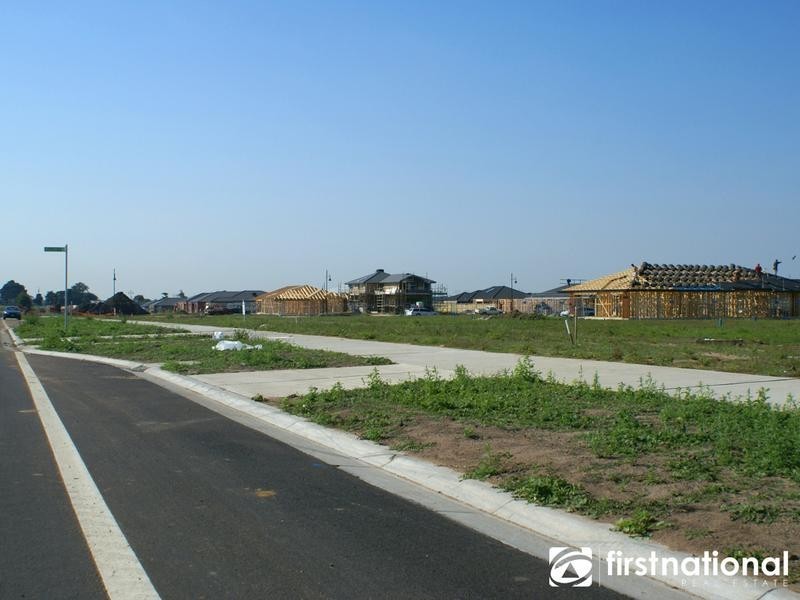Lot 1232 Chantenay Parade, Cranbourne North VIC 3977