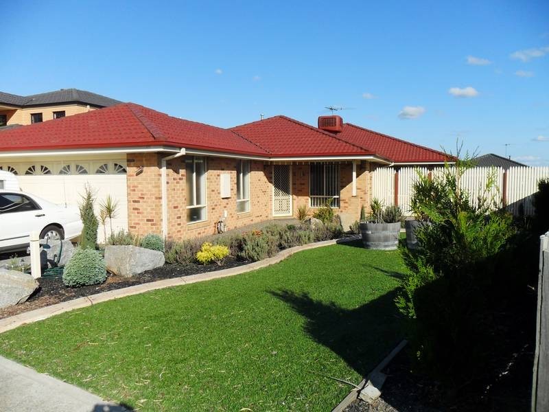 3 Hollington Way, Berwick VIC 3806
