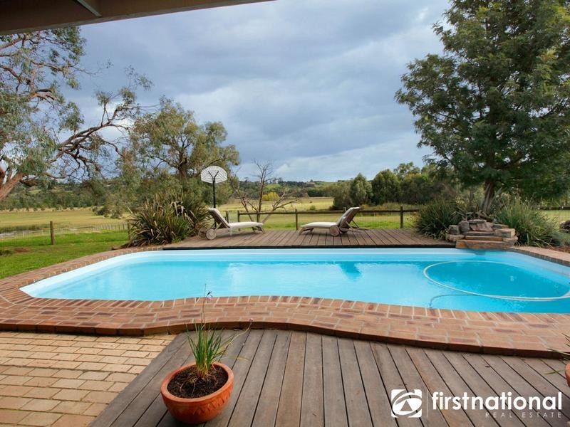 4 Mountain Flat Road, Narre Warren East VIC 3804