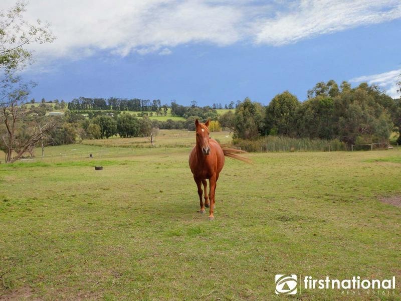 4 Mountain Flat Road, Narre Warren East VIC 3804