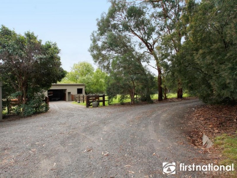 4 Mountain Flat Rd, Narre Warren East VIC 3804