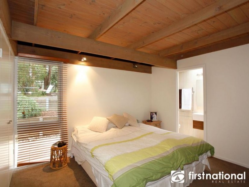 4 Mountain Flat Rd, Narre Warren East VIC 3804