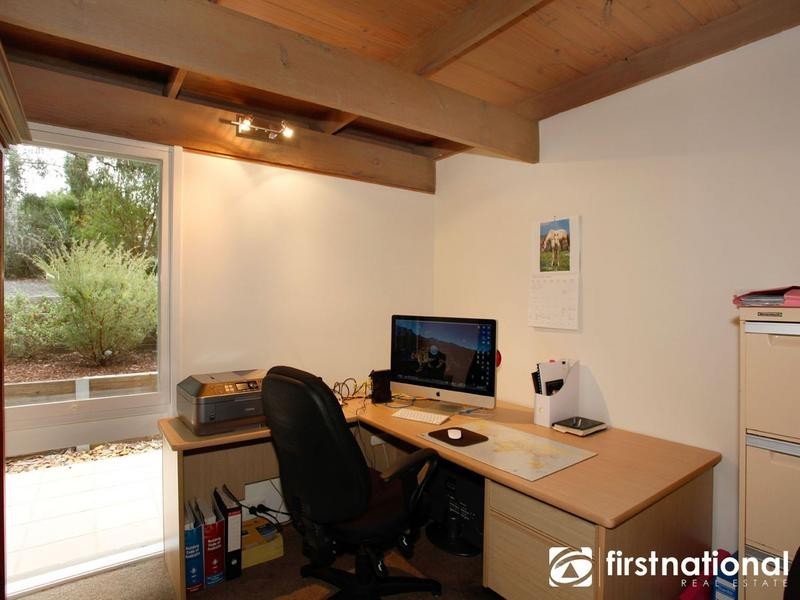 4 Mountain Flat Rd, Narre Warren East VIC 3804