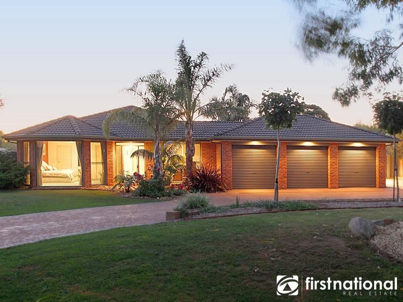 2 Autumndale Court, Narre Warren North VIC 3804
