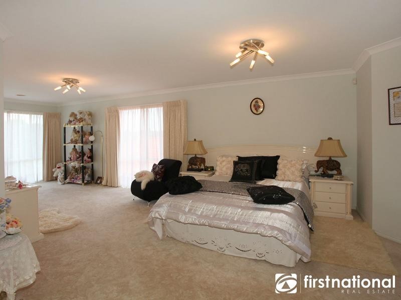 52-54 Caserta Drive, Berwick VIC 3806