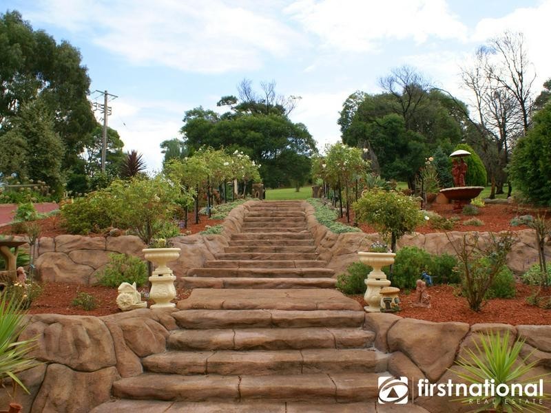 52-54 Caserta Drive, Berwick VIC 3806