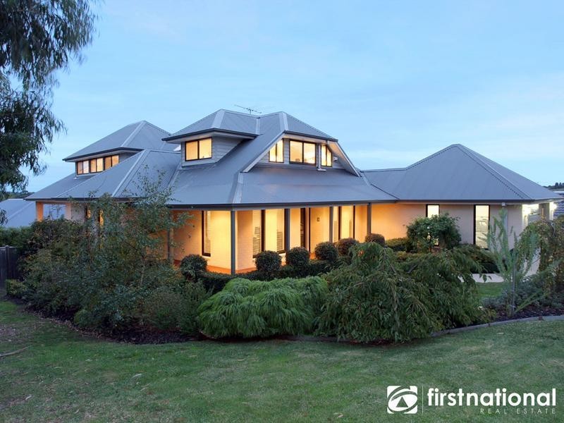 2 Leichhardt Way, Berwick VIC 3806