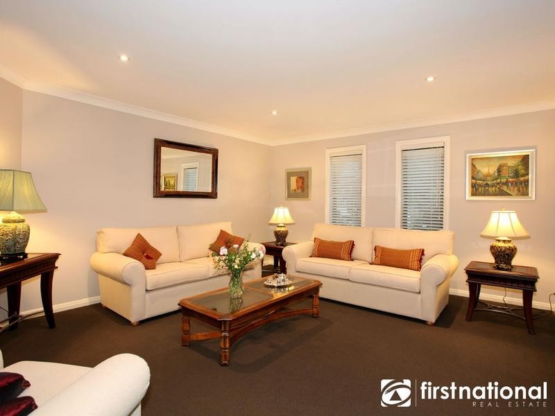 2 Leichhardt Way, Berwick VIC 3806