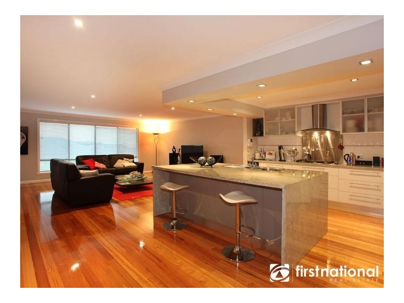 2 Leichhardt Way, Berwick VIC 3806