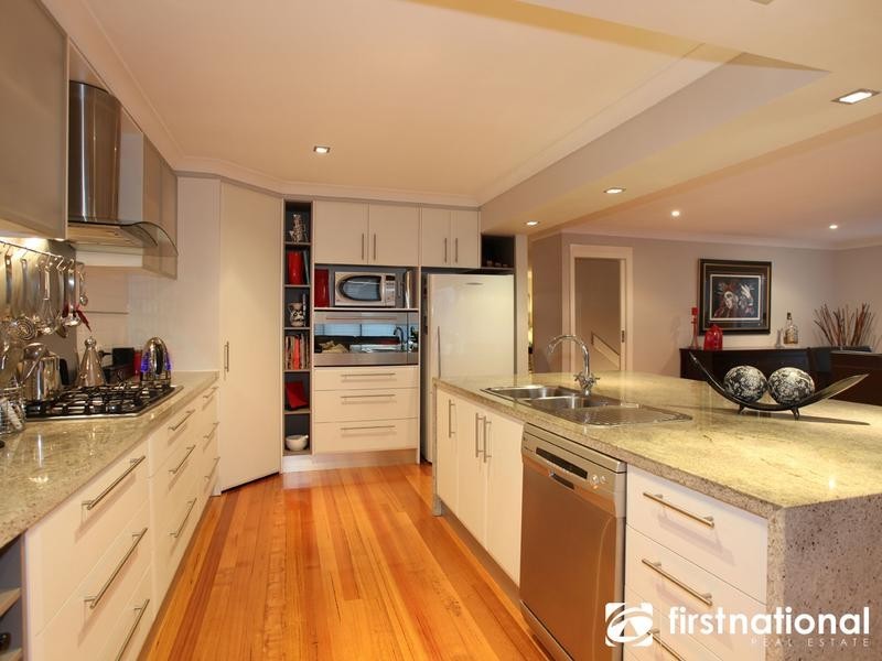 2 Leichhardt Way, Berwick VIC 3806