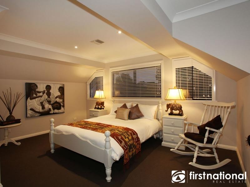 2 Leichhardt Way, Berwick VIC 3806