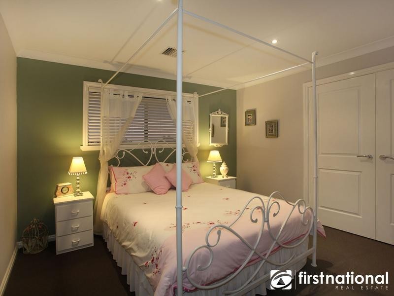 2 Leichhardt Way, Berwick VIC 3806