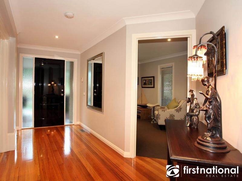 2 Leichhardt Way, Berwick VIC 3806
