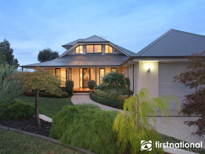 2 Leichhardt Way, Berwick VIC 3806