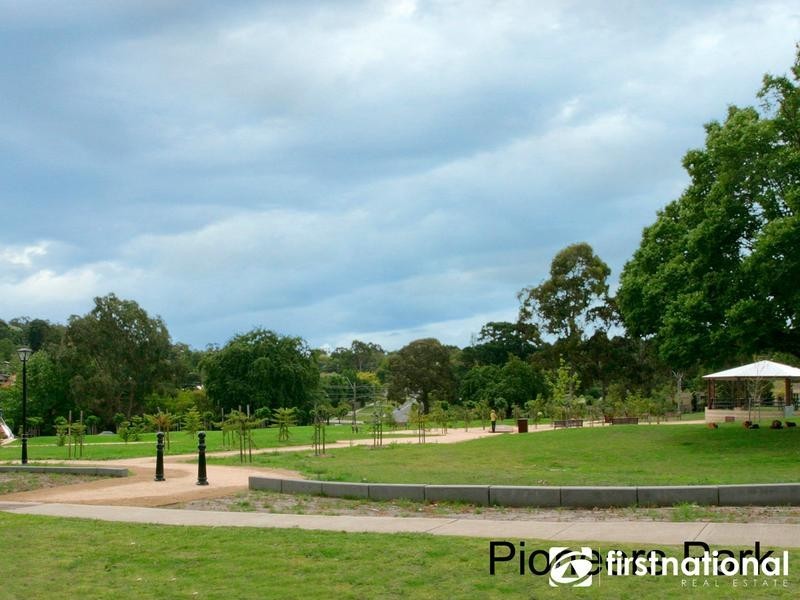 18 Peel Street, Berwick VIC 3806