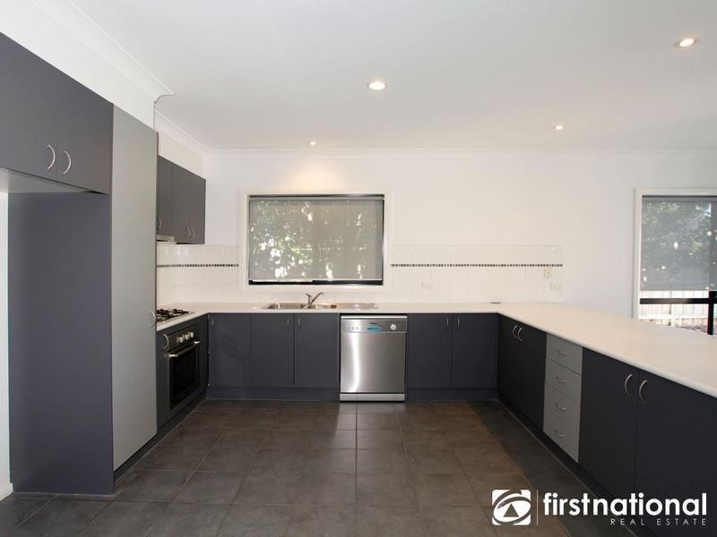 10 Mandurah Chase, Berwick VIC 3806