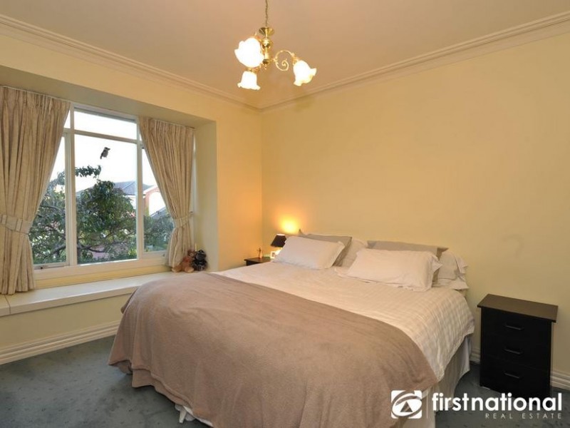 15 Cara Crescent, Berwick VIC 3806