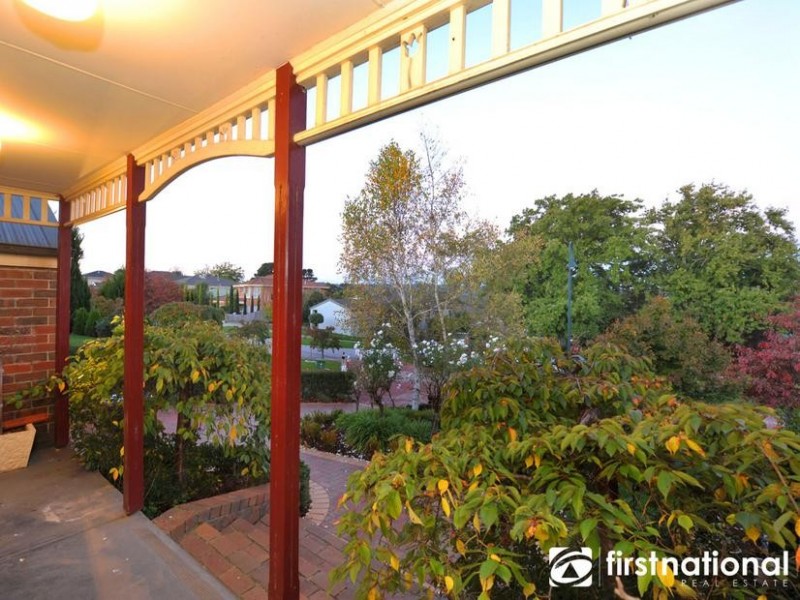 15 Cara Crescent, Berwick VIC 3806