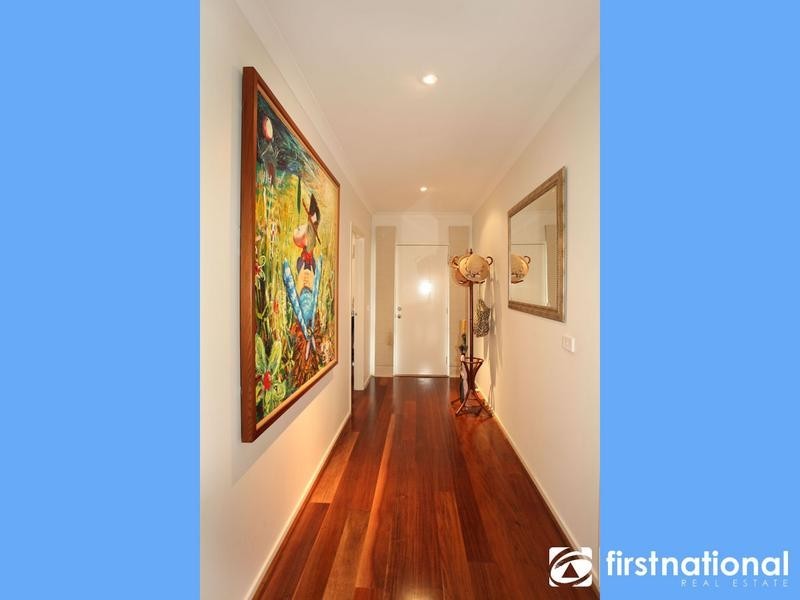 8 Page Close, Pakenham VIC 3810