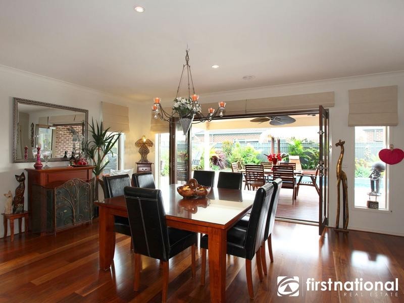 8 Page Close, Pakenham VIC 3810