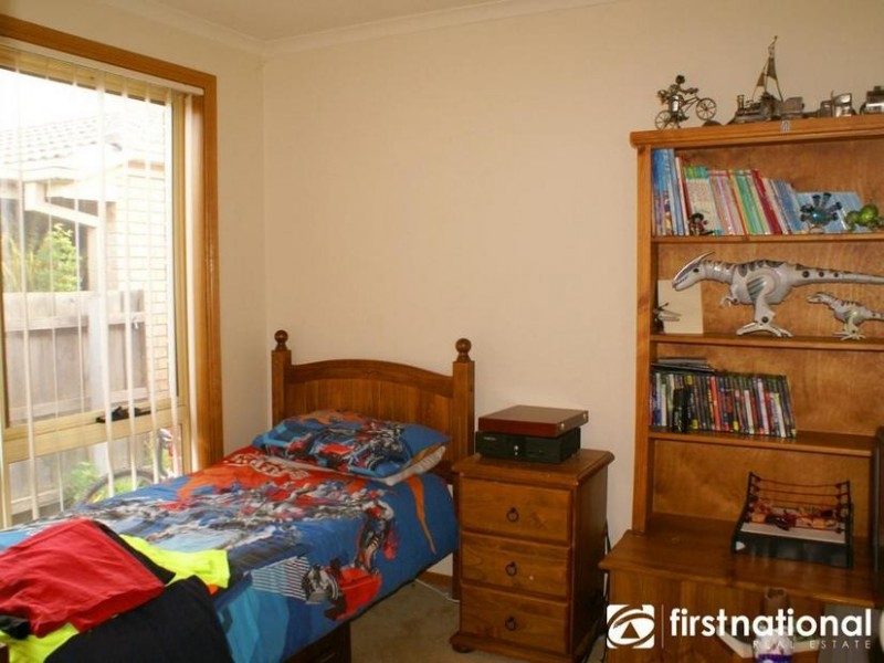 12 Cambridge Close, Cranbourne East VIC 3977